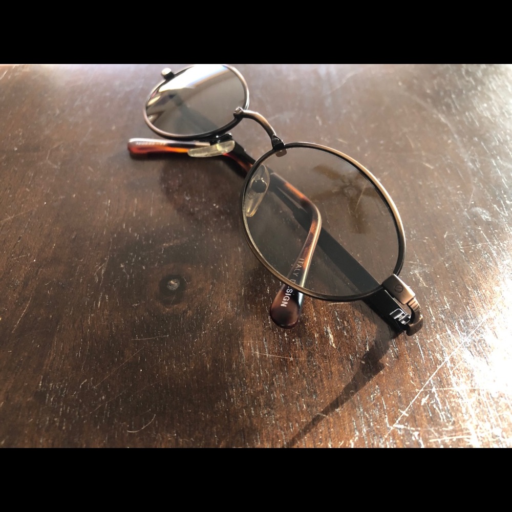 Guess Retro Oval Sunglasses